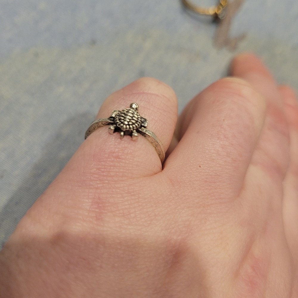 NWT 10/$28 Sea Turtle Ring